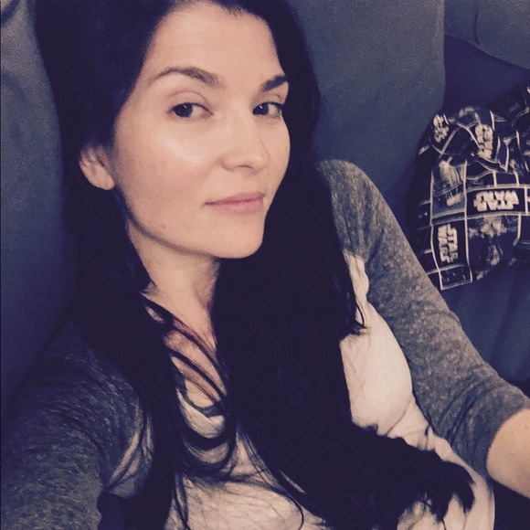 Meet your Posher, Bridget - Picture 2 of 8